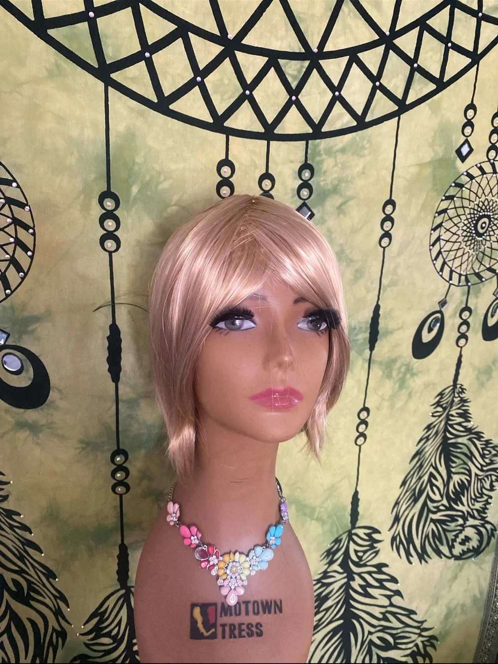 N/A short layered